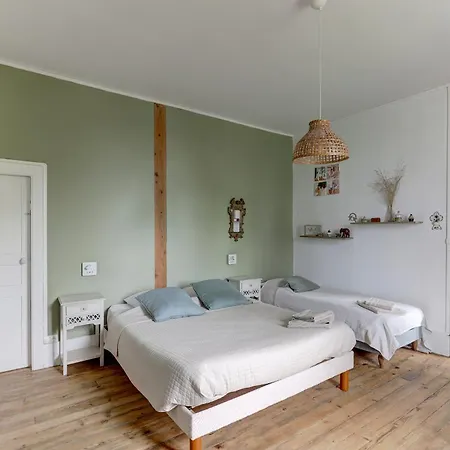 Les Marquetons - Maison Xixe Siecle Pour 10 Pers Semesterbostad Jaligny