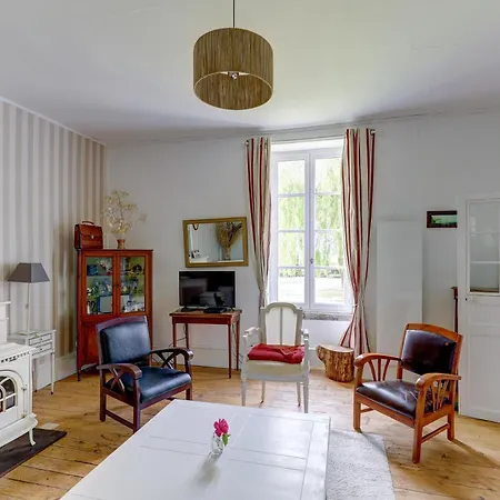 Semesterbostad Les Marquetons - Maison Xixe Siecle Pour 10 Pers *